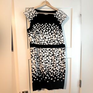 Black and white NY& Co flower cotton dress with side zipper